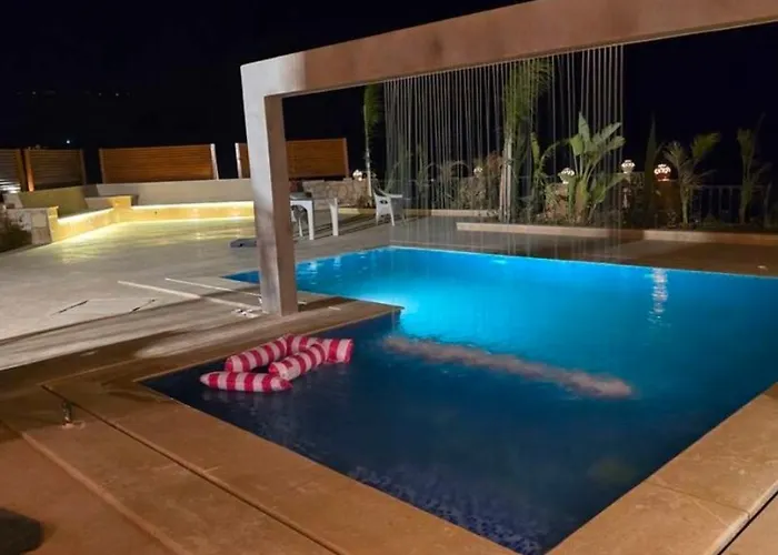 Private Pool And Sea View